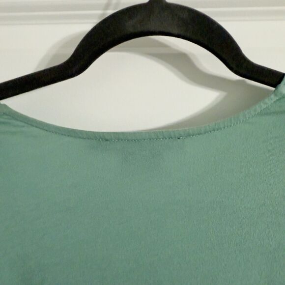 Ralph Lauren Sport Women’s Shirt V-Neck with A Front Knot Tie Detail. Medium - Picture 4 of 12